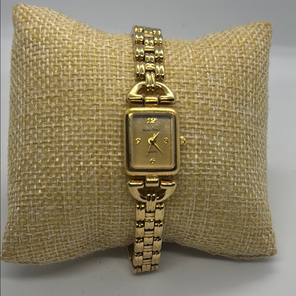 Gold Minimalist Rectangular Face Watch